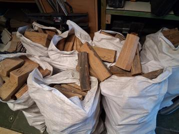 7 grote witte jutten zakken droge eik / brandhout  beschikbaar voor biedingen