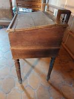 Meuble ancien  en bois, bureau/ secrétaire.