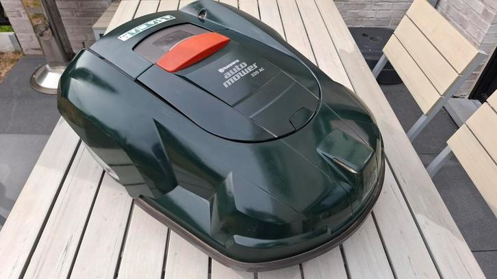 Robotmaaier Husqvarna 220AC, Jardin & Terrasse, Tondeuses robotisées, Comme neuf, Enlèvement
