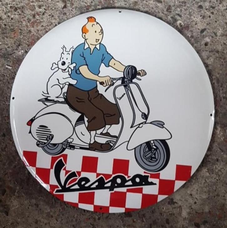 Kuifje met bobby op de Vespa emaillen retro reclame bord, Verzamelen, Merken en Reclamevoorwerpen, Zo goed als nieuw, Reclamebord
