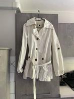 Witte jas met gerimpelde riem L, Kleding | Dames, BSB, Ophalen of Verzenden, Zo goed als nieuw, Wit