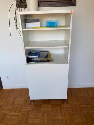 Kastje ikea beschikbaar voor biedingen