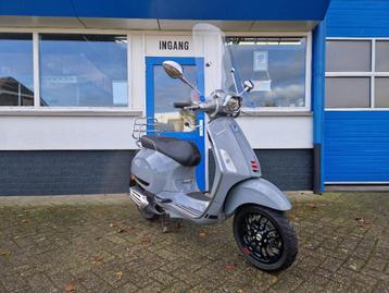 Vespa sprint S sport model A-klasse SCHADE ( nederland ) 50 beschikbaar voor biedingen