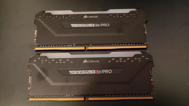 RAM Corsair Vengeance RGB PRO 16Go (2x8Go) DDR4 3200MHz, Computers en Software, RAM geheugen, DDR4, Ophalen