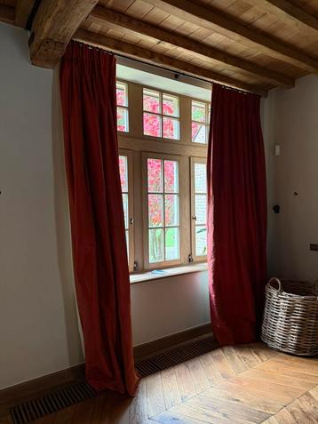 Gordijnen beschikbaar voor biedingen