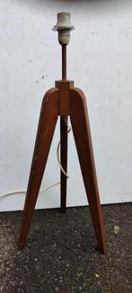 Vintage houten vloerlamp driepoot 62 cm driepoot, Huis en Inrichting, Lampen | Vloerlampen, Ophalen of Verzenden, Gebruikt, Hout