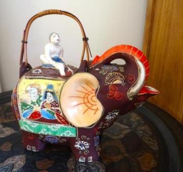 Satsuma olifant. Prachtig sieritem, oude theepot jaren '30 beschikbaar voor biedingen