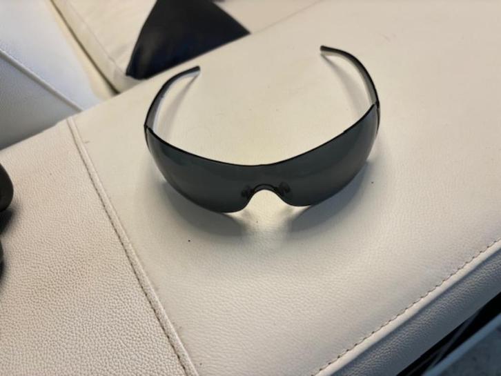 prada zonnebril 1 x gebruikt, Handtassen en Accessoires, Zonnebrillen en Brillen | Heren, Zo goed als nieuw, Zonnebril, Zwart