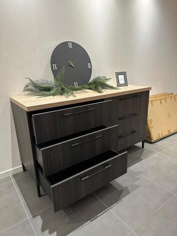Nieuwe Dressoir kast te koop beschikbaar voor biedingen