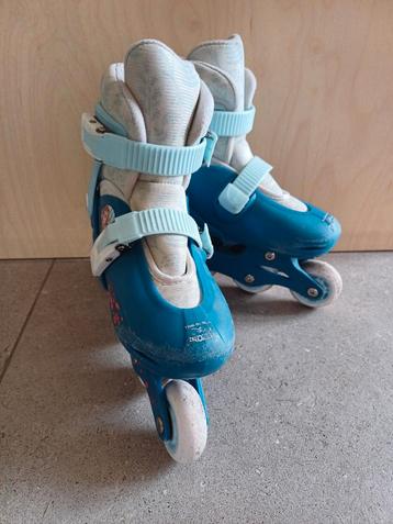 frozen rolschaatsen maat 30-33 en beschermset maat S beschikbaar voor biedingen