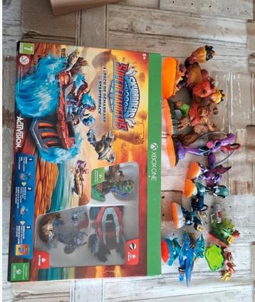 skylanders super chargers xbox one + 9 poppetjes  beschikbaar voor biedingen