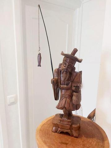 Vintage houten vissersbeeld uit de jaren 60 beschikbaar voor biedingen