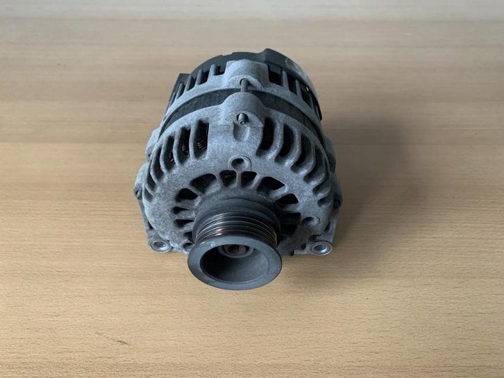 dynamo opel astra H + J / zafira / fiat croma / alfa 159, Auto-onderdelen, Motor en Toebehoren, Alfa Romeo, Fiat, Opel, Gebruikt