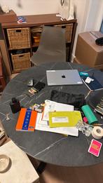 Tafel + 2 stoelen gratis op te halen Gent, Games en Spelcomputers, Spelcomputers | Nintendo NES, Ophalen, Zo goed als nieuw