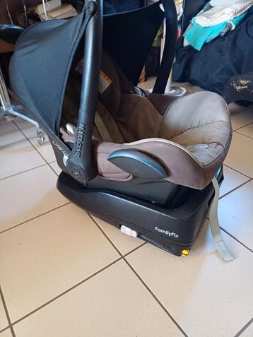 Maxi cosi met familyfix  beschikbaar voor biedingen