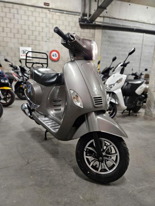 Turbho RL50 50cc klasse A 4 takt 2017 - 5.958 km, Fietsen en Brommers, Brommers | Overige merken, Zo goed als nieuw, Klasse A (25 km/u)