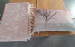 Coussin et couverture assortis, Maison & Meubles, Enlèvement, Comme neuf, Rose, Rectangulaire