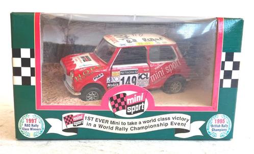 1997 RAC Rally MINI SPORT gesigneerd Corgi # 04427., Hobby en Vrije tijd, Modelauto's | Overige schalen, Zo goed als nieuw, Auto