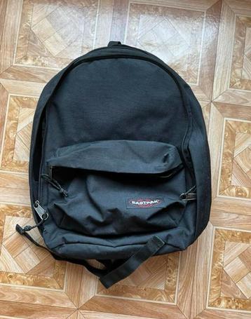 Eastpak- schooltas- unisex-  geen laptopvak-as good as new. beschikbaar voor biedingen