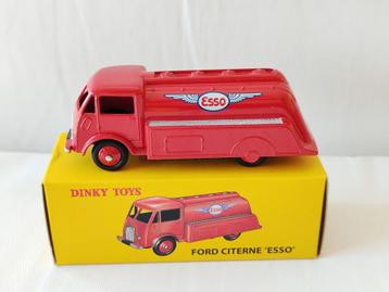 Dinky Atlas _ FORD „ESSO Tanker” vrachtwagen _ ref. 25U beschikbaar voor biedingen