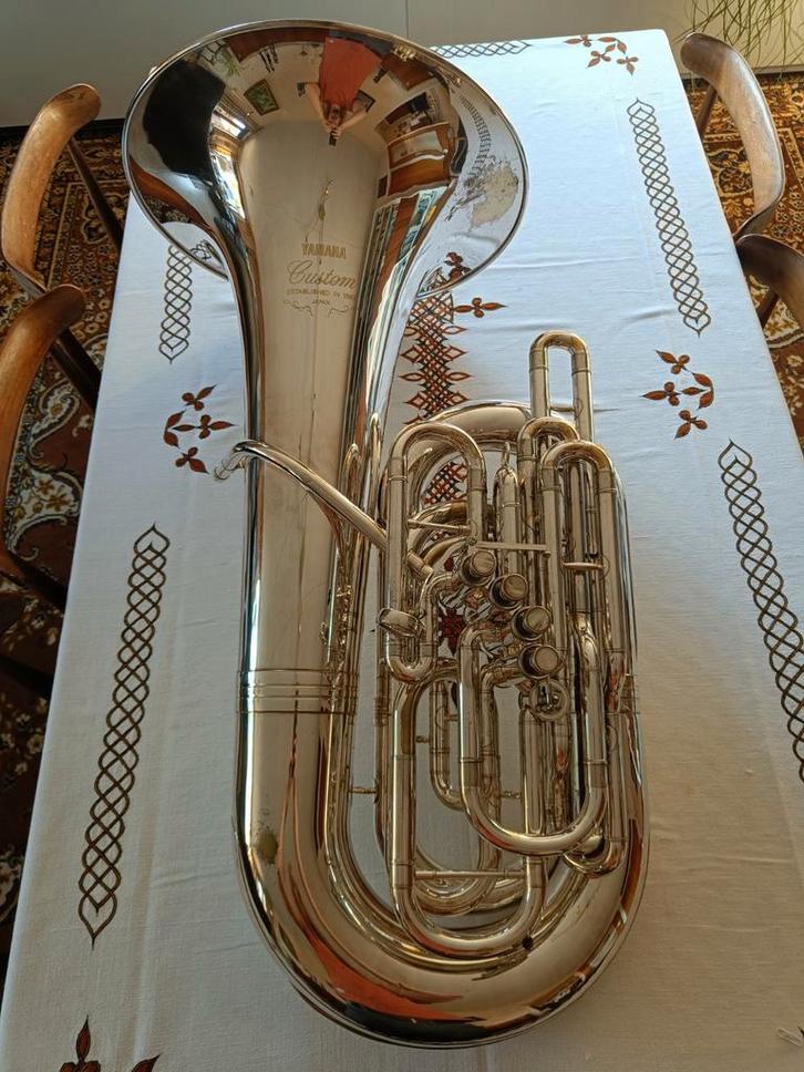 Yamaha ycb custom C tuba 822 s, Muziek en Instrumenten, Blaasinstrumenten | Tuba's, Gebruikt, Ophalen