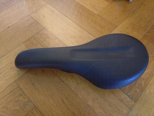 Triban – 13 cm breed, Fietsen en Brommers, Fietsonderdelen, Gebruikt, Algemeen, Zadel, Ophalen of Verzenden