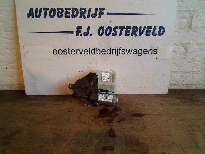 Raammotor Portier van een Volkswagen Touran, Auto-onderdelen, Carrosserie, Volkswagen, Gebruikt, 3 maanden garantie, Ophalen of Verzenden