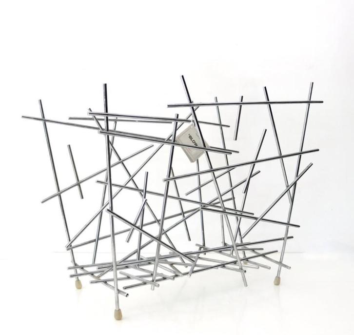 Alessi blow up design magazine holder, Huis en Inrichting, Woonaccessoires | Krantenbakken en Lectuurbakken, Zo goed als nieuw