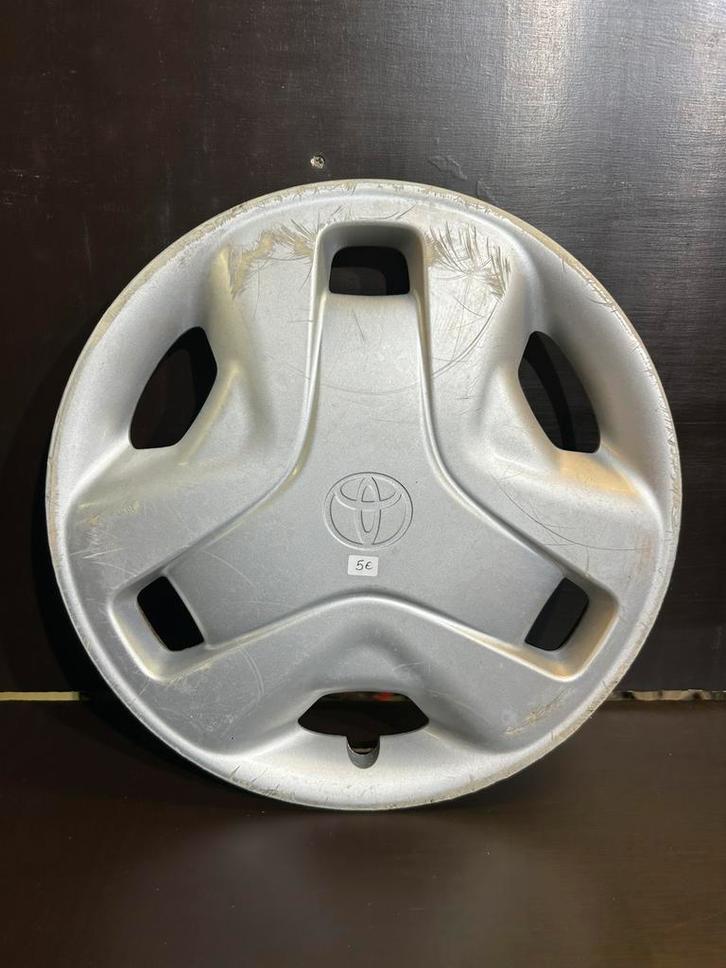 1 enjoliveur Toyota verso aygo yaris 14", Autos : Divers, Enjoliveurs, Utilisé, Enlèvement ou Envoi