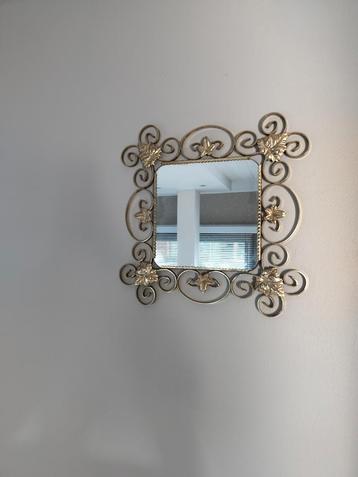 Spiegel decoratie beschikbaar voor biedingen