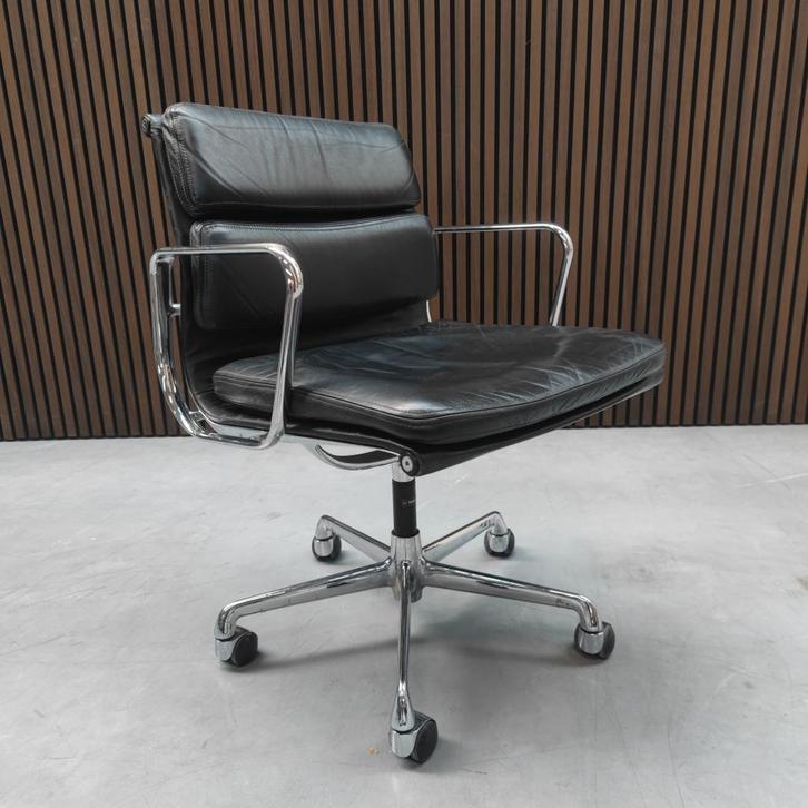 Herman Miller Eames EA 217 bureaustoel in zwart leder, Antiek en Kunst, Antiek | Meubels | Stoelen en Sofa's
