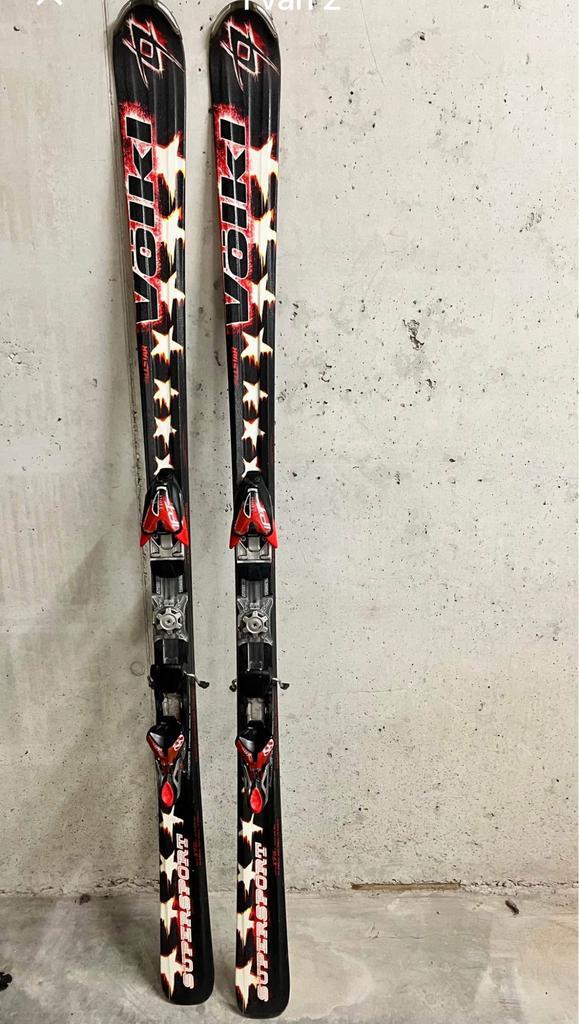 Völkl Supersport 5  star — pistes de ski sportives, Sports & Fitness, Ski & Ski de fond, Carving, Enlèvement