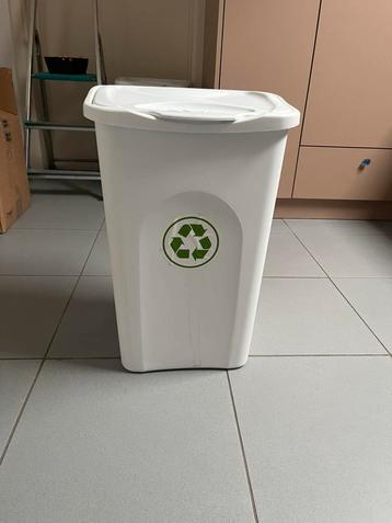 Poubelles beschikbaar voor biedingen
