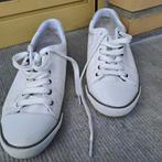 sneakers maat 37, Wit, Ophalen of Verzenden, Zo goed als nieuw, Sneakers