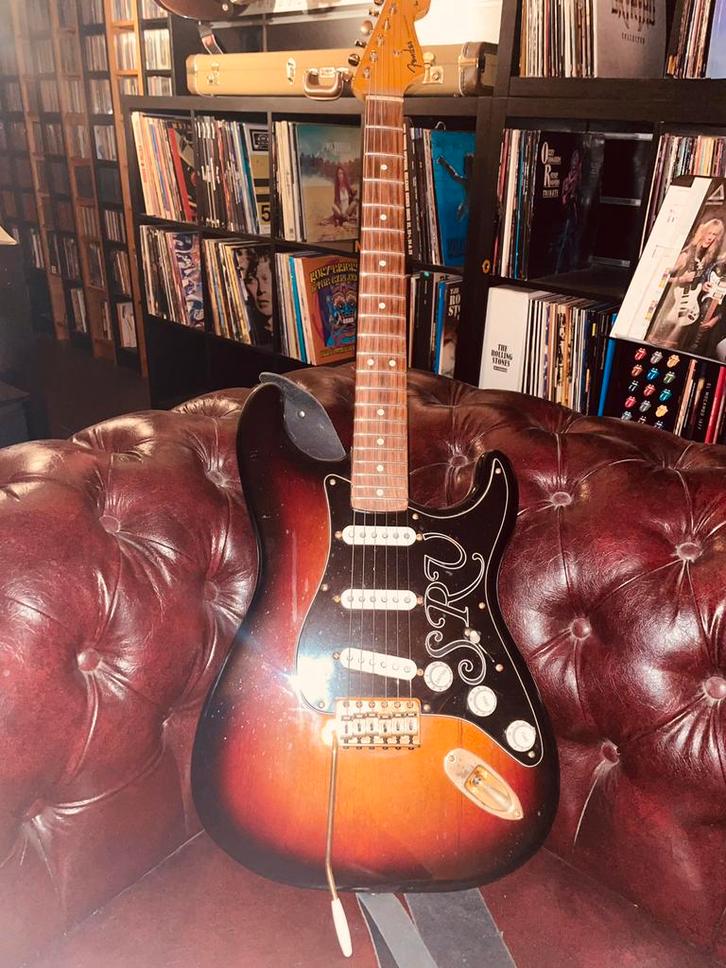 Fender Stratocaster Stevie Ray Vaughan Signature USA (2021), Musique & Instruments, Instruments à corde | Guitares | Électriques