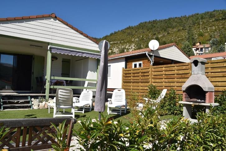 Chalet te huur te Castellane, Vakantie, Campings, Recreatiepark, Aan meer of rivier, In bergen of heuvels, Speeltuin, Tuin, Tv