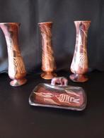 Drie sierlijke vaasjes en één schaaltje, Enlèvement ou Envoi