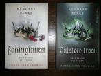 Three Dark Crowns (Kendare Blake): deel 1 & 2, Livres, Comme neuf, Kendare blake, Enlèvement ou Envoi