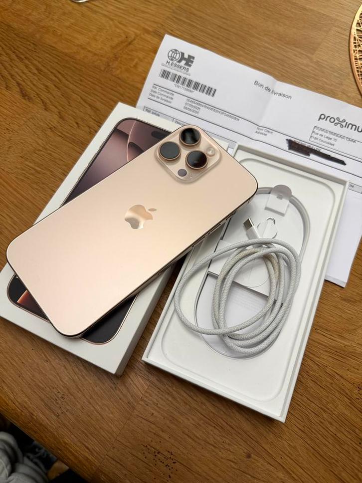 iPhone 16 Pro Max 256Gb Titane Sable (IMPECCABLE GARANTIE), Telecommunicatie, Mobiele telefoons | Apple iPhone, Zo goed als nieuw