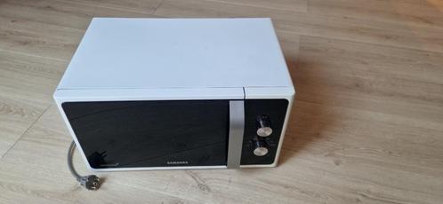 Samsung Solo 23L witte magnetron - MS23F301EAW, Elektronische apparatuur, Microgolfovens, Gebruikt, Tussenbouw, Microgolfoven