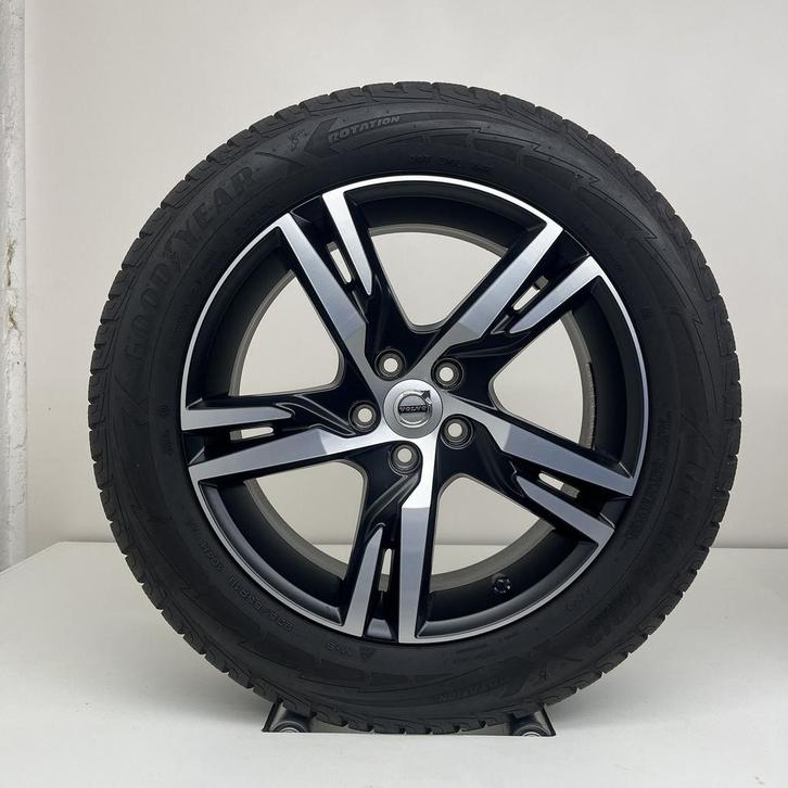 Volvo 19 inch R-design velgen + winterbanden XC40 V90CC, Auto-onderdelen, Banden en Velgen, Banden en Velgen, Winterbanden, 19 inch