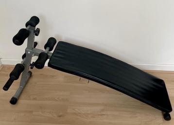 Fitnessbank beschikbaar voor biedingen