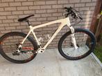 Montaibike Felt 100%carbonne , Boîtier de pedalier Abîmé, Fietsen en Brommers, Fietsonderdelen, Ophalen, Frame