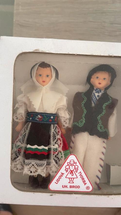 Vintage Slowaakse poppen in traditionele klederdracht, Verzamelen, Poppen, Zo goed als nieuw, Ophalen