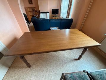 Eikenhouten eettafel  beschikbaar voor biedingen