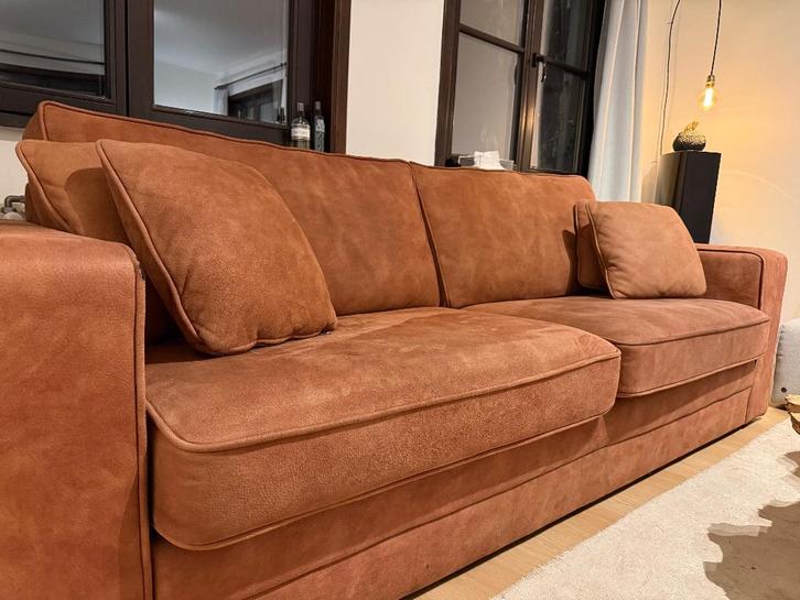 Canapé 3 places (250cm) en suédine camel, Maison & Meubles, Canapés | Salons, Comme neuf, Banc droit, Trois personnes, 200 à 250 cm