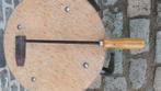 antieke, oude soldeerbout 250 gr.met houten steel, Ophalen
