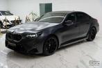 BMW M5 B&W / HUD / ACC / 360 / Frozen grey / Pano / Uniek, Auto's, Automaat, 4395 cc, Overige brandstoffen, Zwart