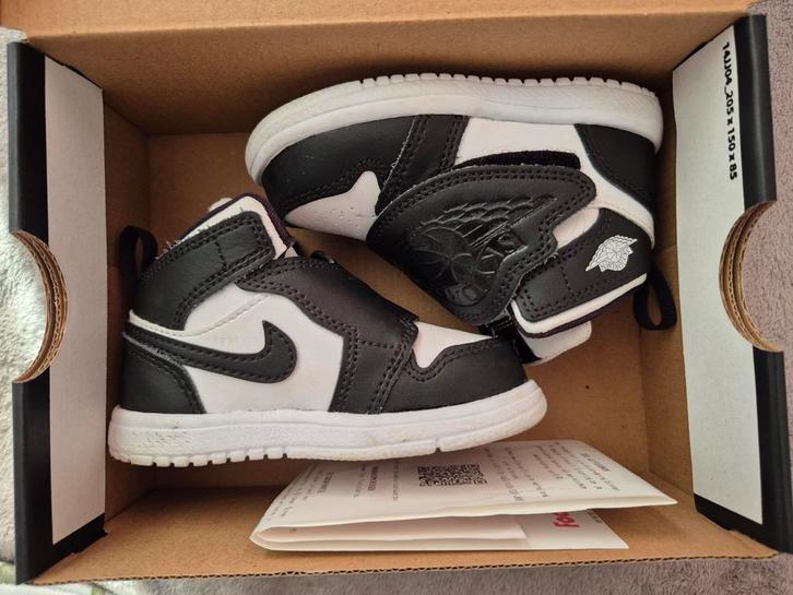 SKY Jordan maat 22/23 met doos en aankoopbon, Kinderen en Baby's, Babykleding | Schoentjes en Sokjes, Zo goed als nieuw, Ophalen