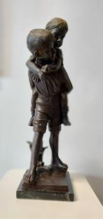 Bronzen beeld 47 cm van Auguste Moreau op marmeren sokkel, Antiek en Kunst, Antiek | Brons en Koper, Brons, Ophalen